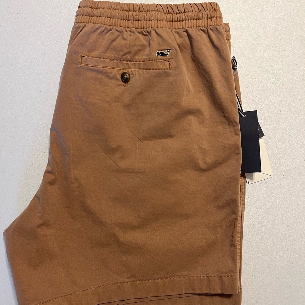 Vineyard Vines NWT khaki shorts - Picture 8 of 8